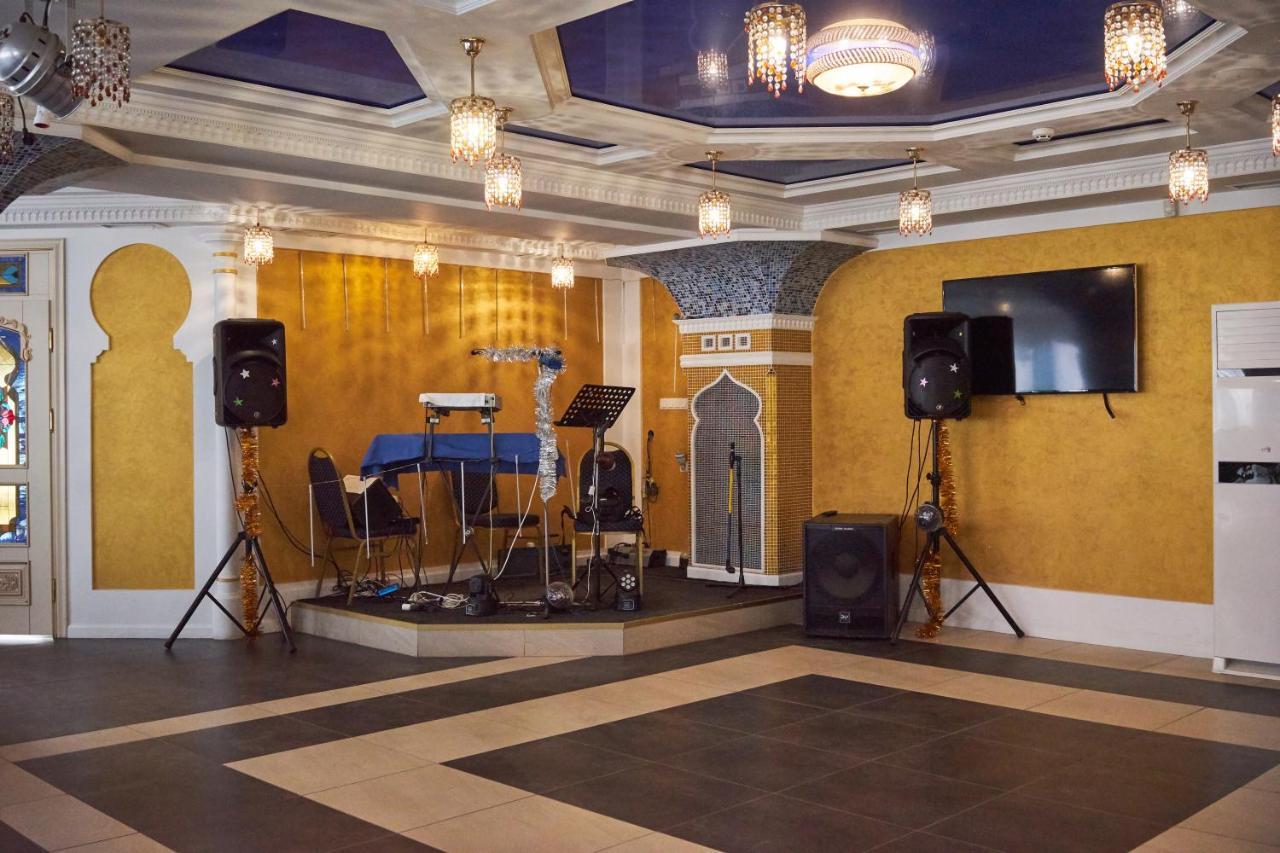 Східний Hotel Berezhany ภายนอก รูปภาพ