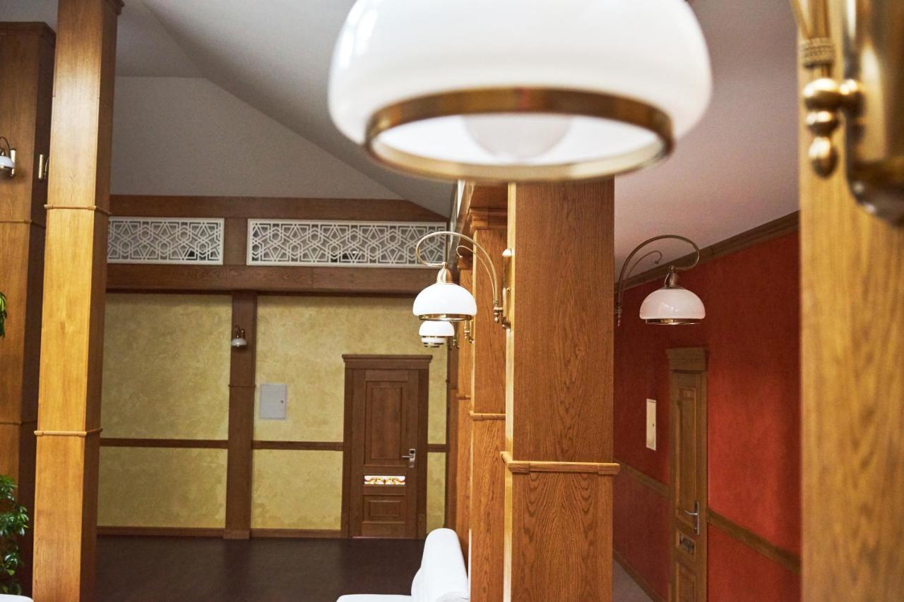 Східний Hotel Berezhany ภายนอก รูปภาพ