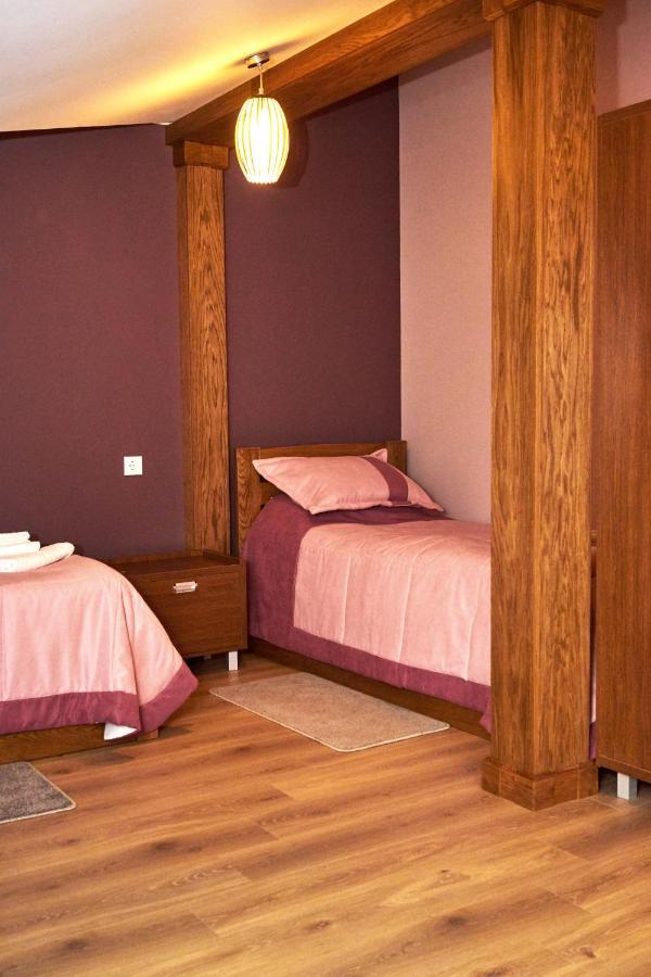 Східний Hotel Berezhany ภายนอก รูปภาพ