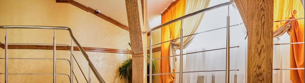 Східний Hotel Berezhany ภายนอก รูปภาพ