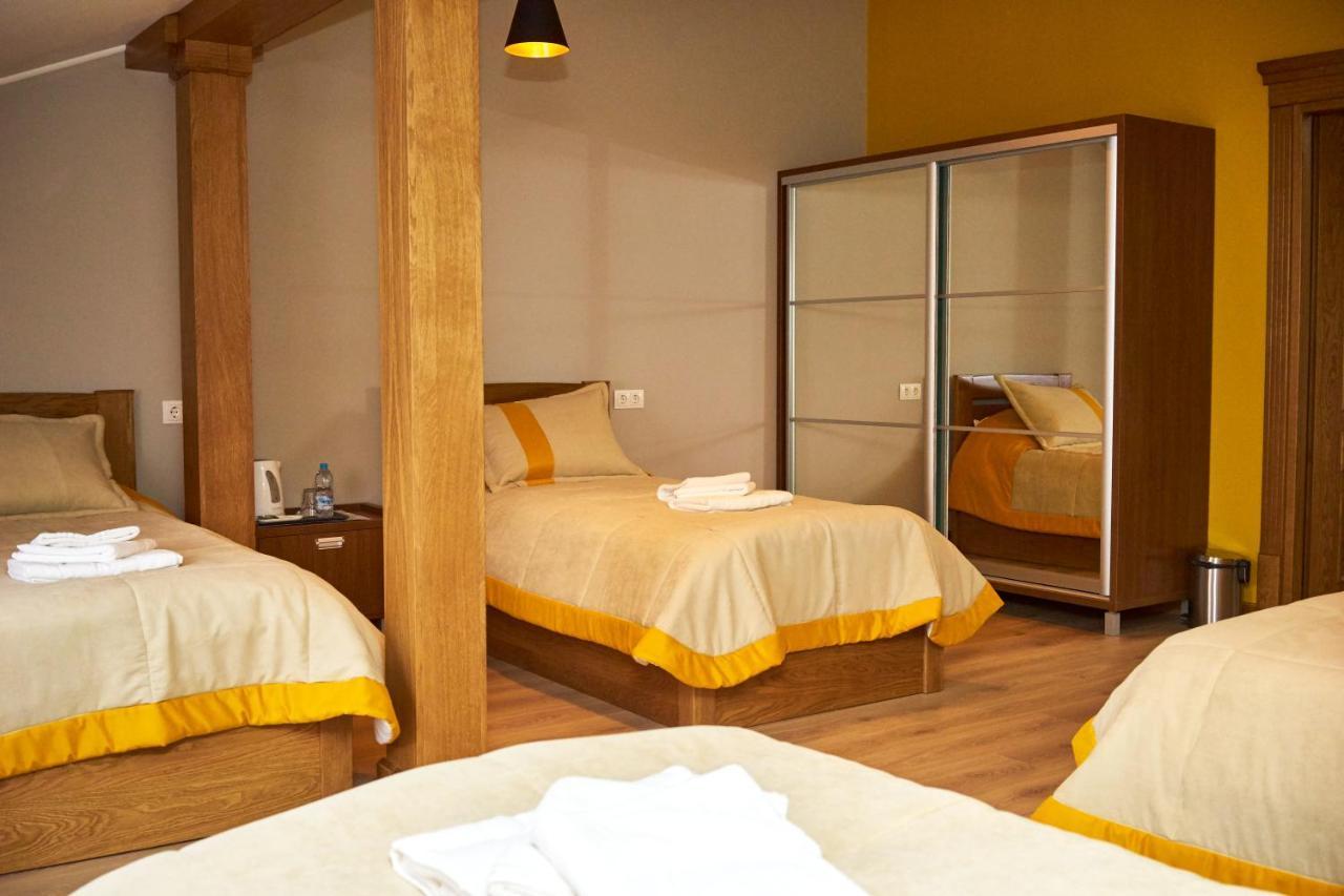 Східний Hotel Berezhany ภายนอก รูปภาพ