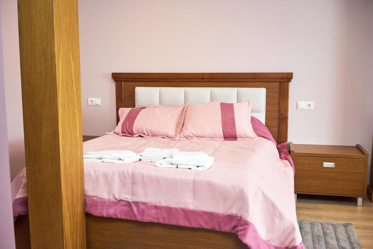 Східний Hotel Berezhany ภายนอก รูปภาพ