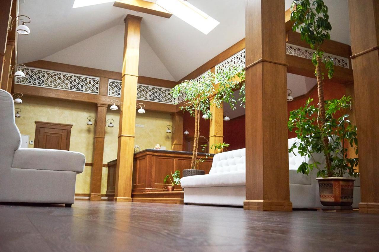 Східний Hotel Berezhany ภายนอก รูปภาพ