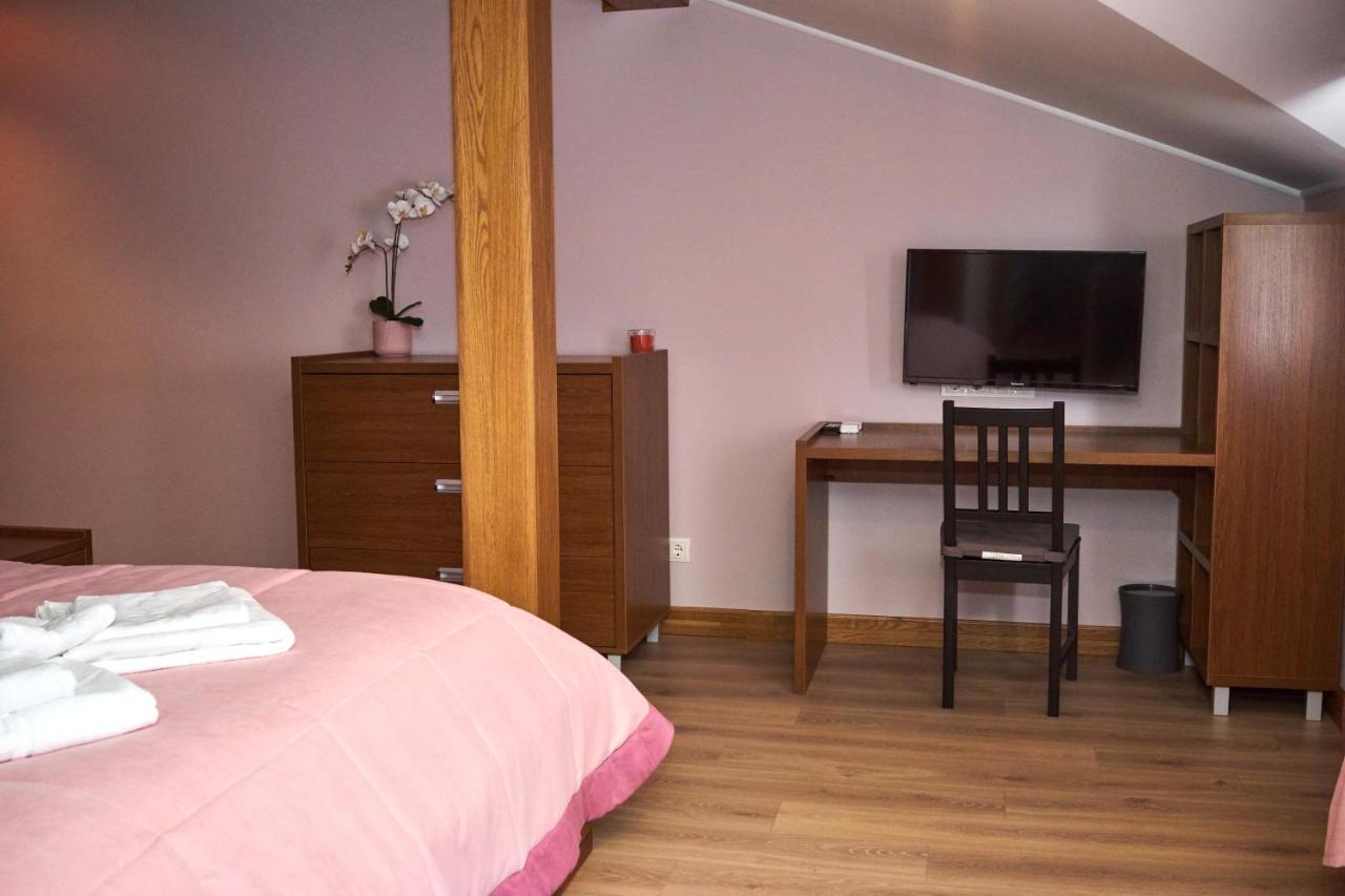 Східний Hotel Berezhany ภายนอก รูปภาพ