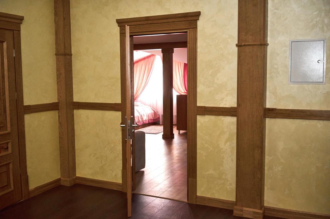 Східний Hotel Berezhany ภายนอก รูปภาพ