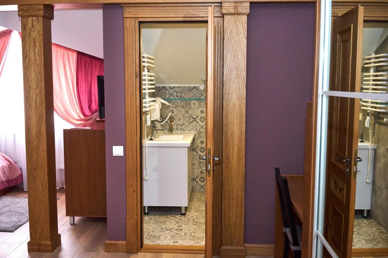 Східний Hotel Berezhany ภายนอก รูปภาพ