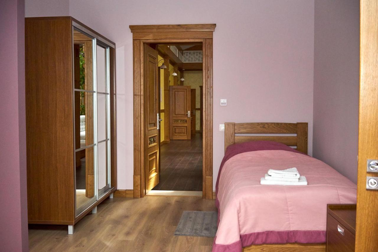 Східний Hotel Berezhany ภายนอก รูปภาพ