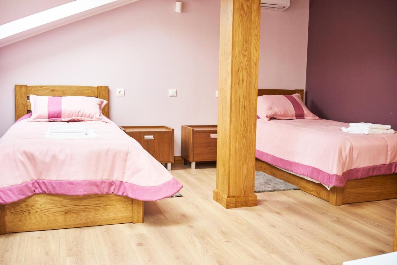 Східний Hotel Berezhany ภายนอก รูปภาพ