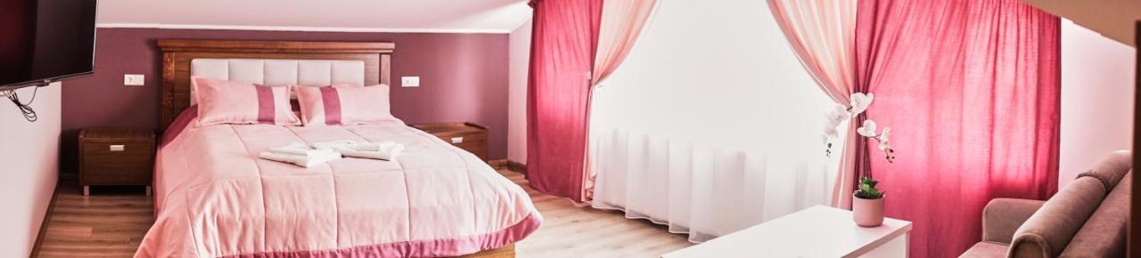 Східний Hotel Berezhany ภายนอก รูปภาพ