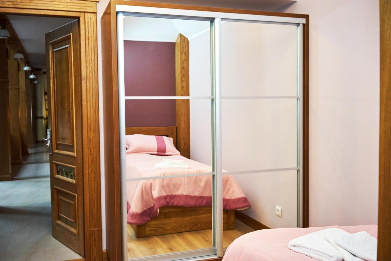 Східний Hotel Berezhany ภายนอก รูปภาพ