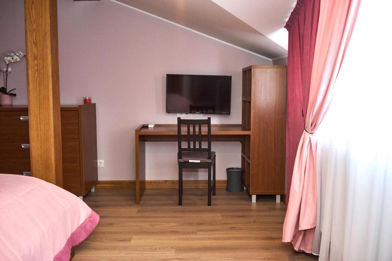 Східний Hotel Berezhany ภายนอก รูปภาพ