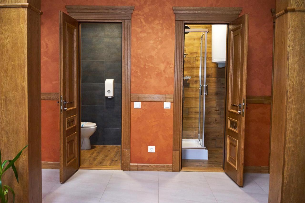 Східний Hotel Berezhany ภายนอก รูปภาพ